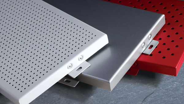 氟碳铝單(dan)板定製(zhi)